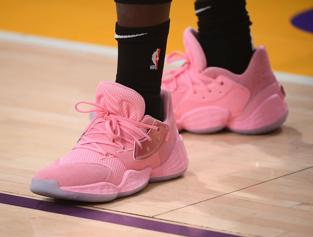 Tras el cambio de reglas de la liga, los basquetbolistas están al último grito de la moda en cuanto a calzado se refiere.