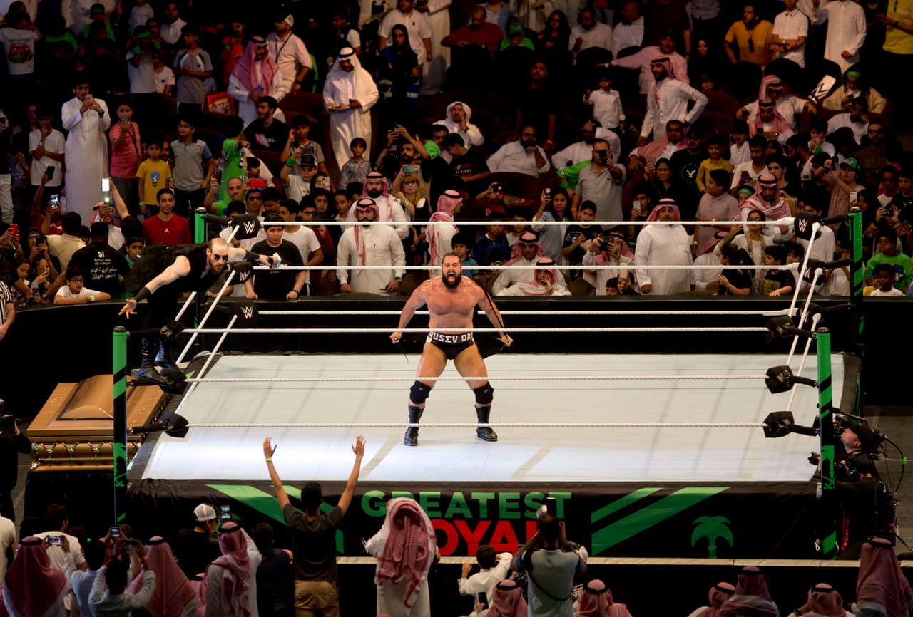 El luchador búlgaro Rusev en un evento en Arabia Saudita en 2018.