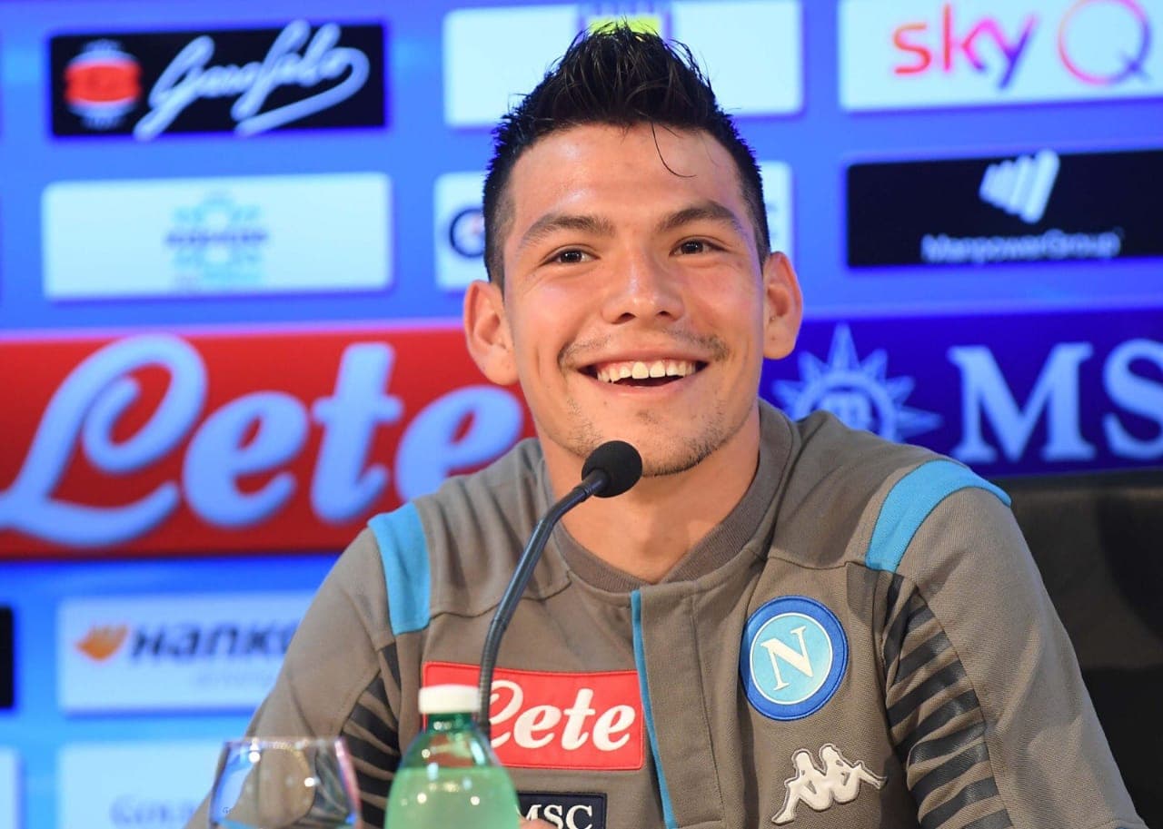 Como una estrella, así presumió Napoli a 'Chucky'