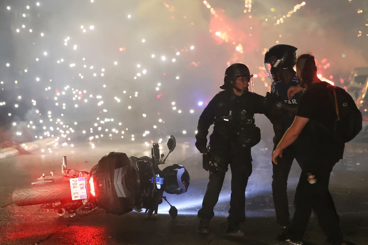 Francia arde tras la eliminación: más de 160 detenidos por disturbios