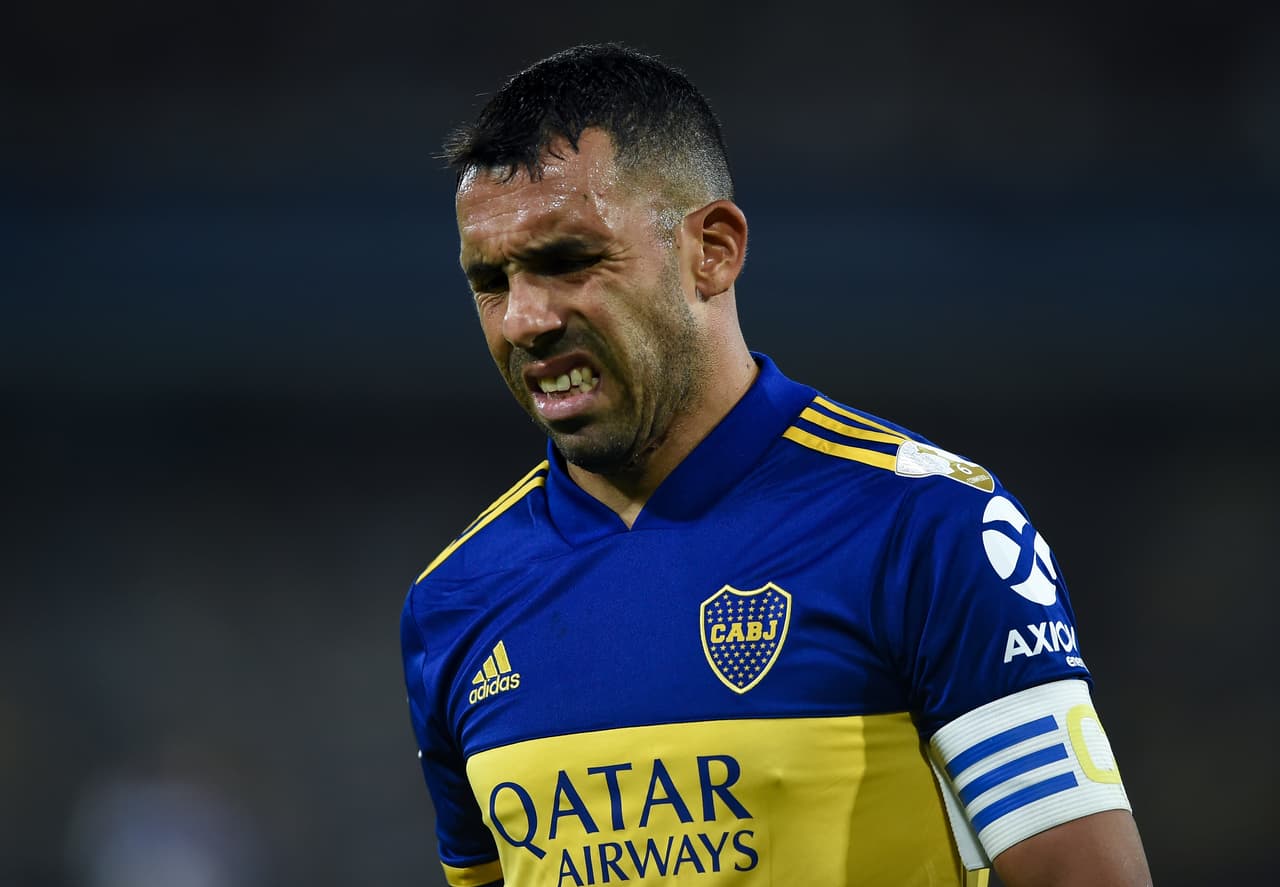 Futbolistas argentinos arremeten contra Carlos Tévez
