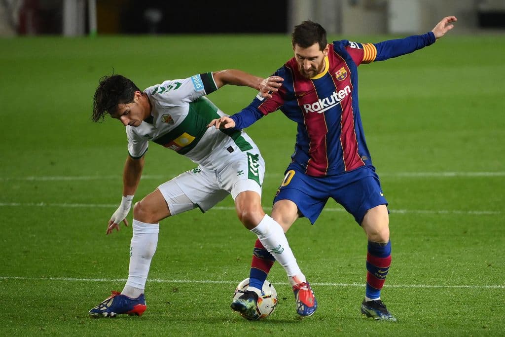 Lionel Messi (48’, 68’) abrió el marcador y creció la diferencia; Jordi Alba (73’) marcó el tercero para sellar el importante resultado. Barcelona llegó a 50 unidades y se mantiene en la competencia por la conquista de La Liga; Elche es penúltimo con 21. El siguiente compromiso de los culés será ante el Sevilla en Liga y Copa.