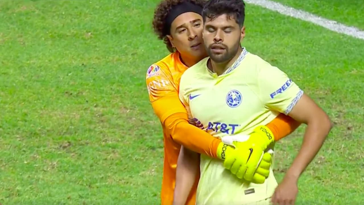 Néstor Araujo enciende alertas tras marearse en el Puebla vs América