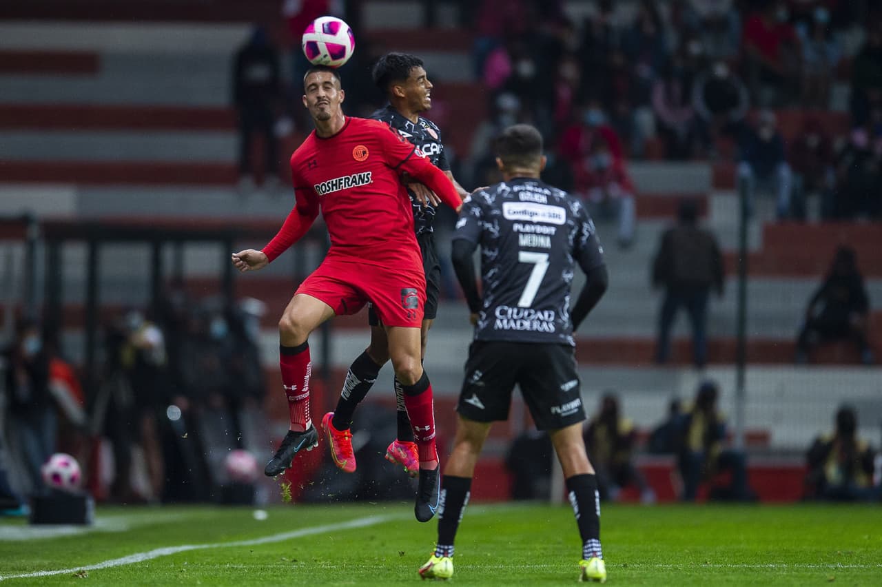 Alex Zendejas adelantó a Necaxa al minuto 52 y Toluca no se trada en reaccionar y empatan el encuentro al minuto 56.