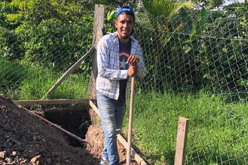 Seleccionado de Honduras trabaja de albañil de cara al Preolímpico