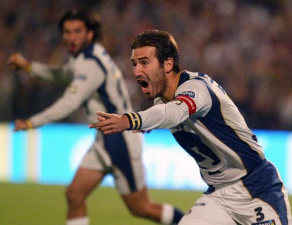 Joaquín Beltrán: Debutó con los universitarios en 1996 y jugó 10 años ahí, formó parte del bicampeonato en 2004. Con la Máquina jugó del 2007 al 2009.