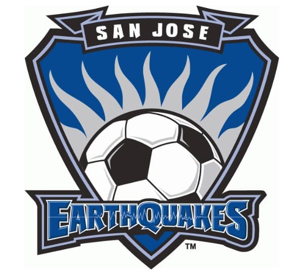 De 2005 a 2007 utilizaron este nuevo logo, respetando mucho el diseño anterior.