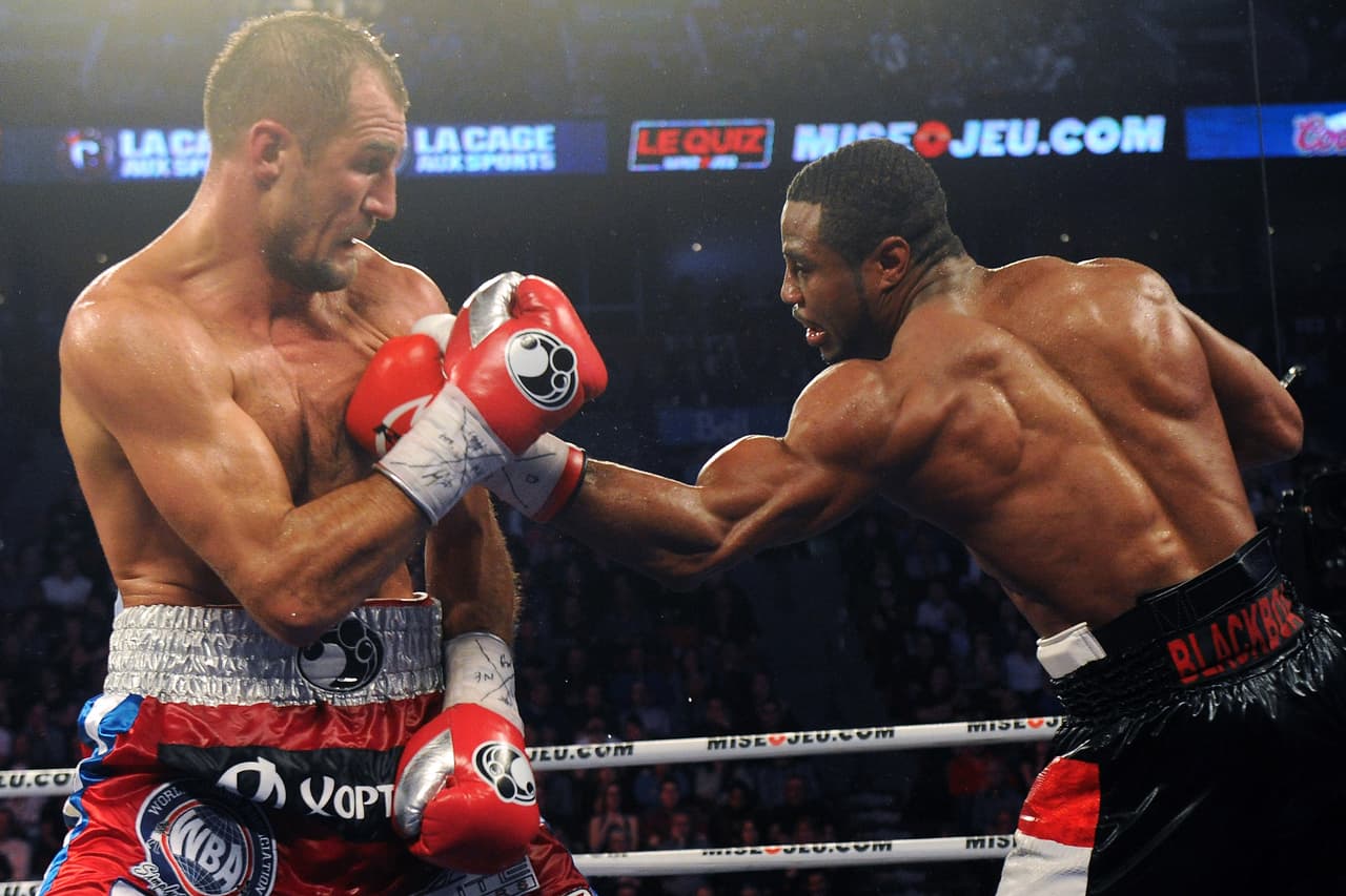 Sergey Kovalev expuso el título semicompleto OMB, FIB y AMB ante Jean Pascal el 14 de marzo en Montreal. Aunque la contienda la dominó el ruso, el retador opuso gran resistencia y vendió cara la derrota. Kovalev noqueó en ocho rounds a Pascal.