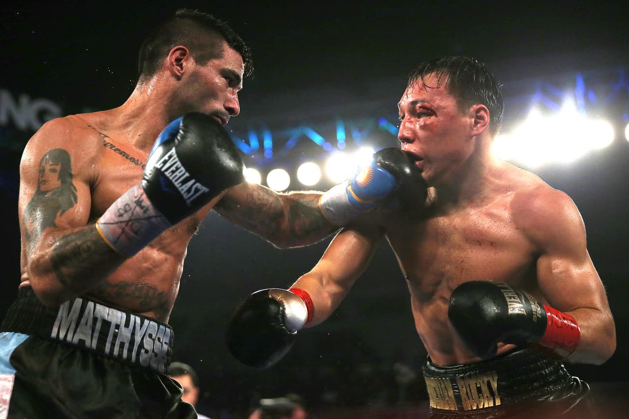 Como se pronosticó, Lucas Matthysse contra Ruslan Provodnikov fue un festival de golpes. El ruso terminó teñido de sangre, el argentino le dio con todo. Matthysse se llevó el triunfo por decisión mayoritaria. Se esperaba que hubiera revancha.