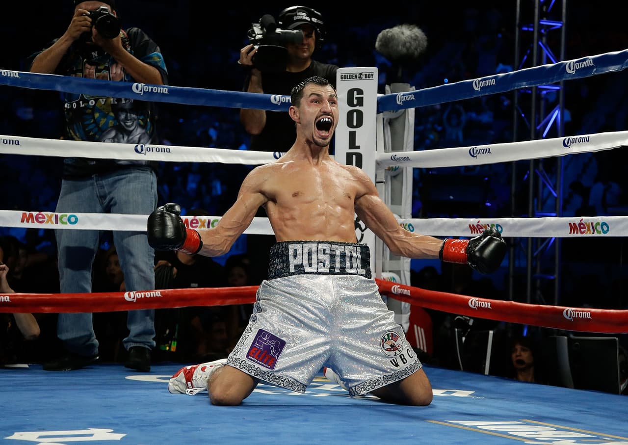 Viktor Postol enfrentó a Lucas Matthysse el 3 de octubre en Carson, California. El ucraniano llegó con todo en contra, incluso, Golden Boy, promotora del argentino, ya hablaba de una pelea contra Manny Pacquiao, pero Postol tiró todo a la borda al noquear al sudamericano en 10 episodios y llevarse el título superligero del CMB.
