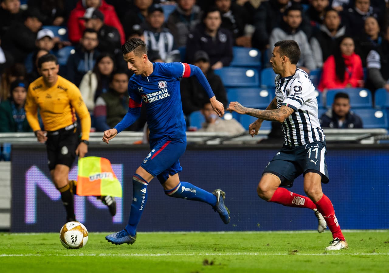 <b>Lionel Vangioni: 7.</b> El lateral argentino no tuvo contratiempos, hizo ver al Piojo Alvarado como un mero intento de extremo. (Mexsport)