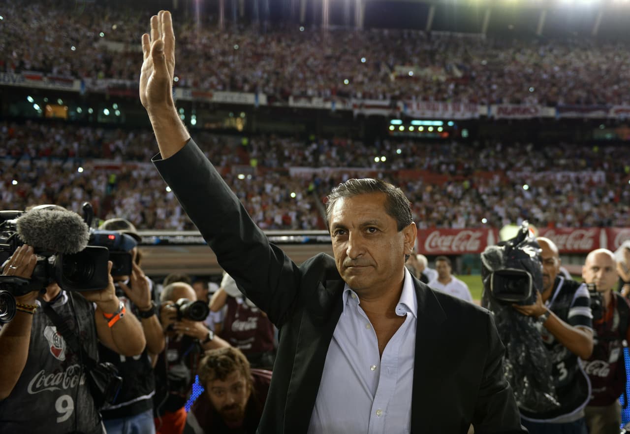 Uno de sus técnicos en River fue el mítico Ramón 'Pelado' Díaz, con quien salió campeón de la Argentina en 2002.
