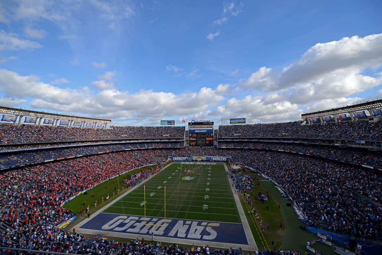 SAN DIEGO, CA - JANUARY 01: A general view of the San Diego Chargers vs. Kansas City Chiefs en route to Chiefs 37-27 win over the Chargers at Qualcomm Stadium on January 1, 2017 in San Diego, California. (Photo by Donald Miralle/Getty Images)
