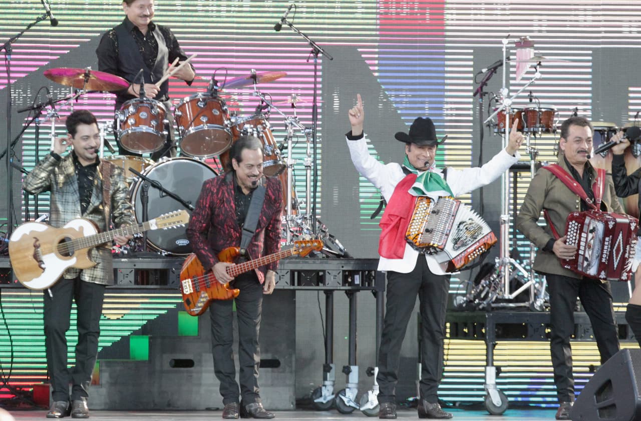 <b>Tigres de la UANL: </b>Los Tigres del Norte, banda musical mexicana.