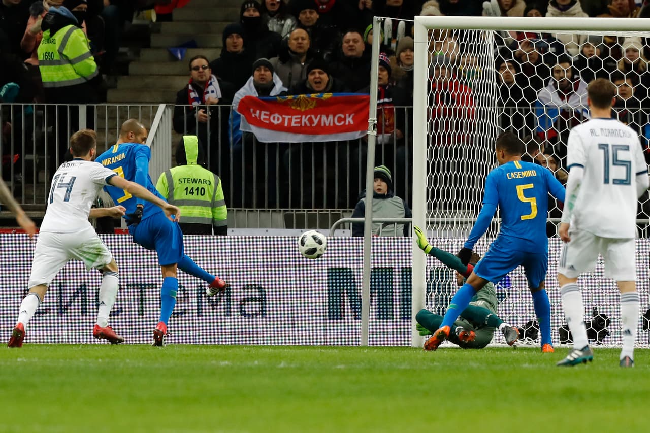 A solo ocho minutos de iniciar la segunda mitad, Joao Miranda se encargó de abrir el marcador con esta definición en el área.