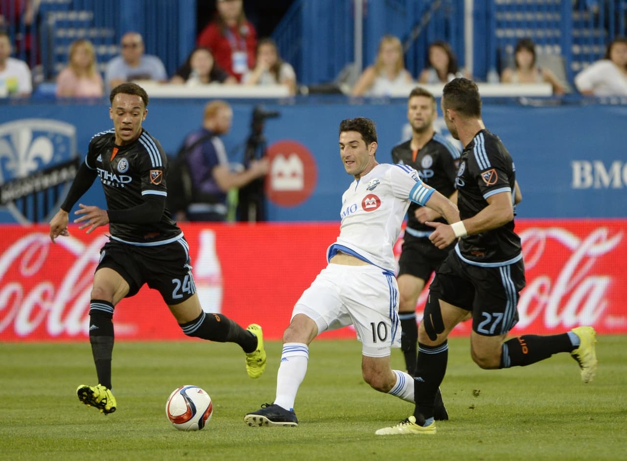 Nacho Piatti encuentra la forma de abrir espacios en la defensa del New York City FC. El argentino marcó un gol para el Impact, pero no fue suficiente.