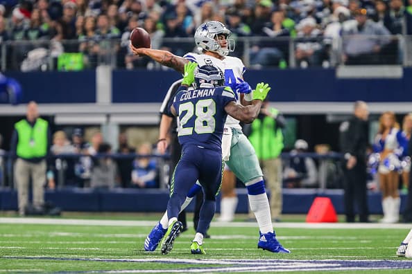 Justin Coleman interceptó un envío de Prescott y lo devolvió 30 yardas hasta las diagonales.