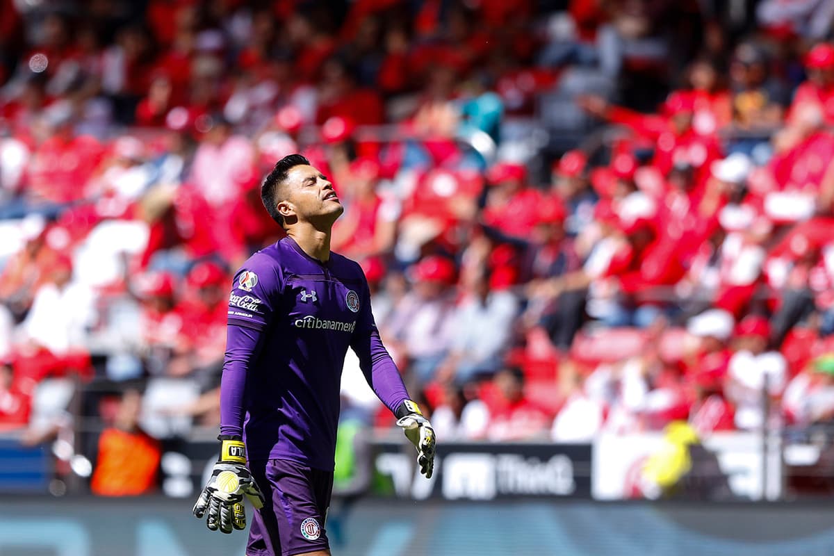 La frustración del arquero Alfredo Talavera por el gol recibido del que no pudo reponerse el Toluca.