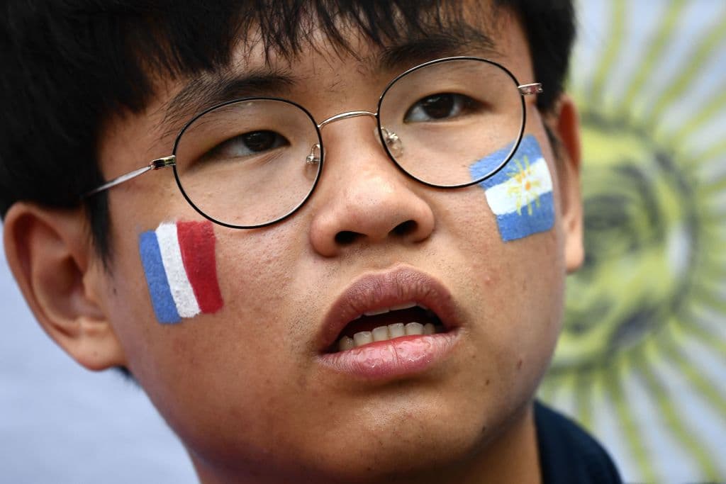 La alegría y el colorido se tomaron la fiesta de los hinchas de Francia y Argentina en medio del duelo entre ambos países por los octavos de final en el Mundial de Rusia 2018.