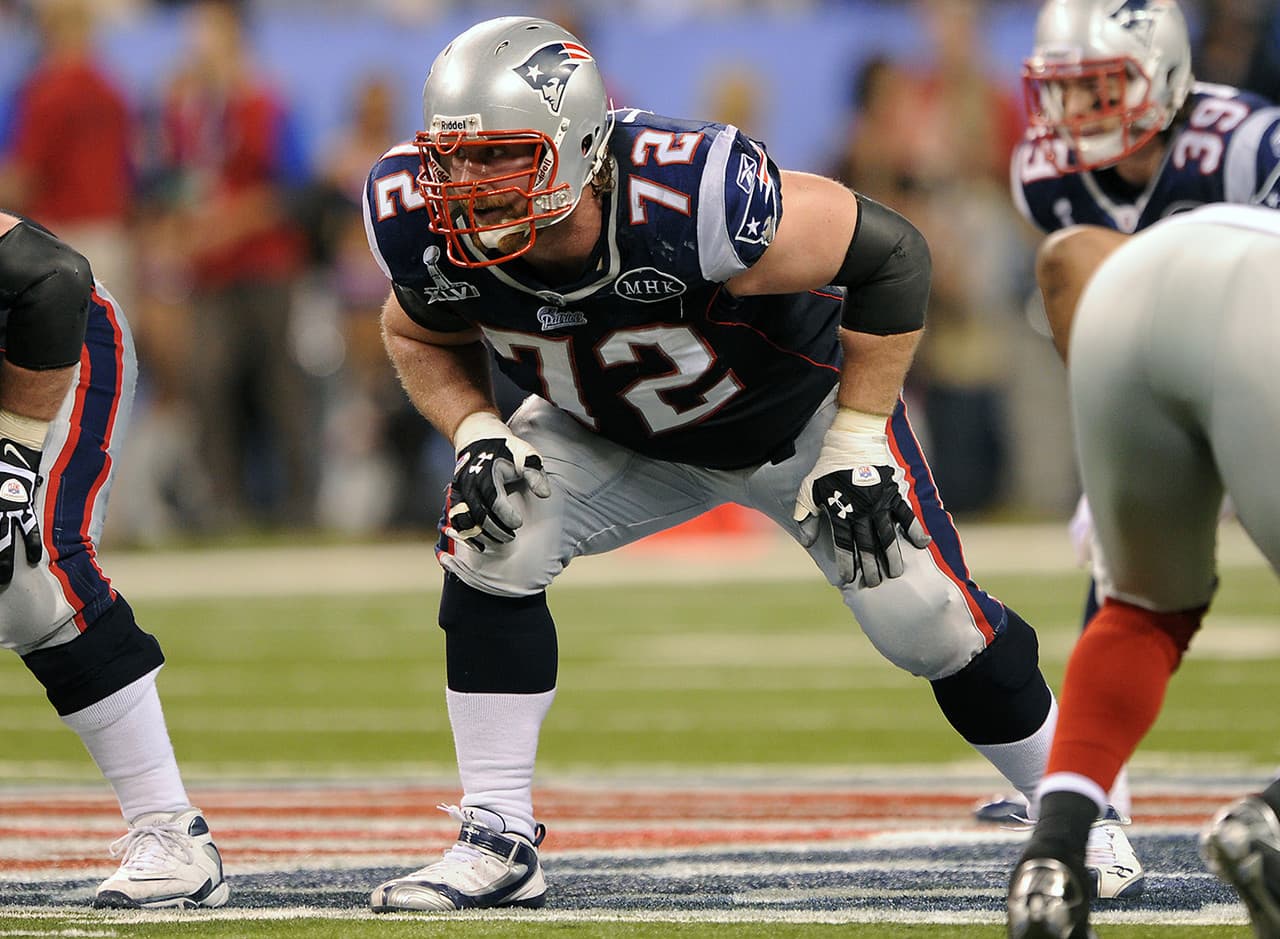 <b>Tackle izquierdo: MATT LIGHT (Patriots, 2001-2011)</b>
<br>Selección de segunda ronda en 2001, Light jugó en 155 juegos para los Patriots, comenzando de titular en 153. El tres veces Pro Bowl y una vez primer equipo All-Pro alguna vez fue ala cerrada a principios de su carrera universitaria y era muy atlético como tackle izquierdo.