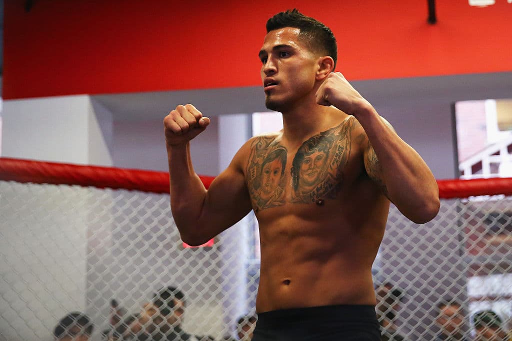 Anthony Pettis busca enderezar su carrera ante Charles Oliveira