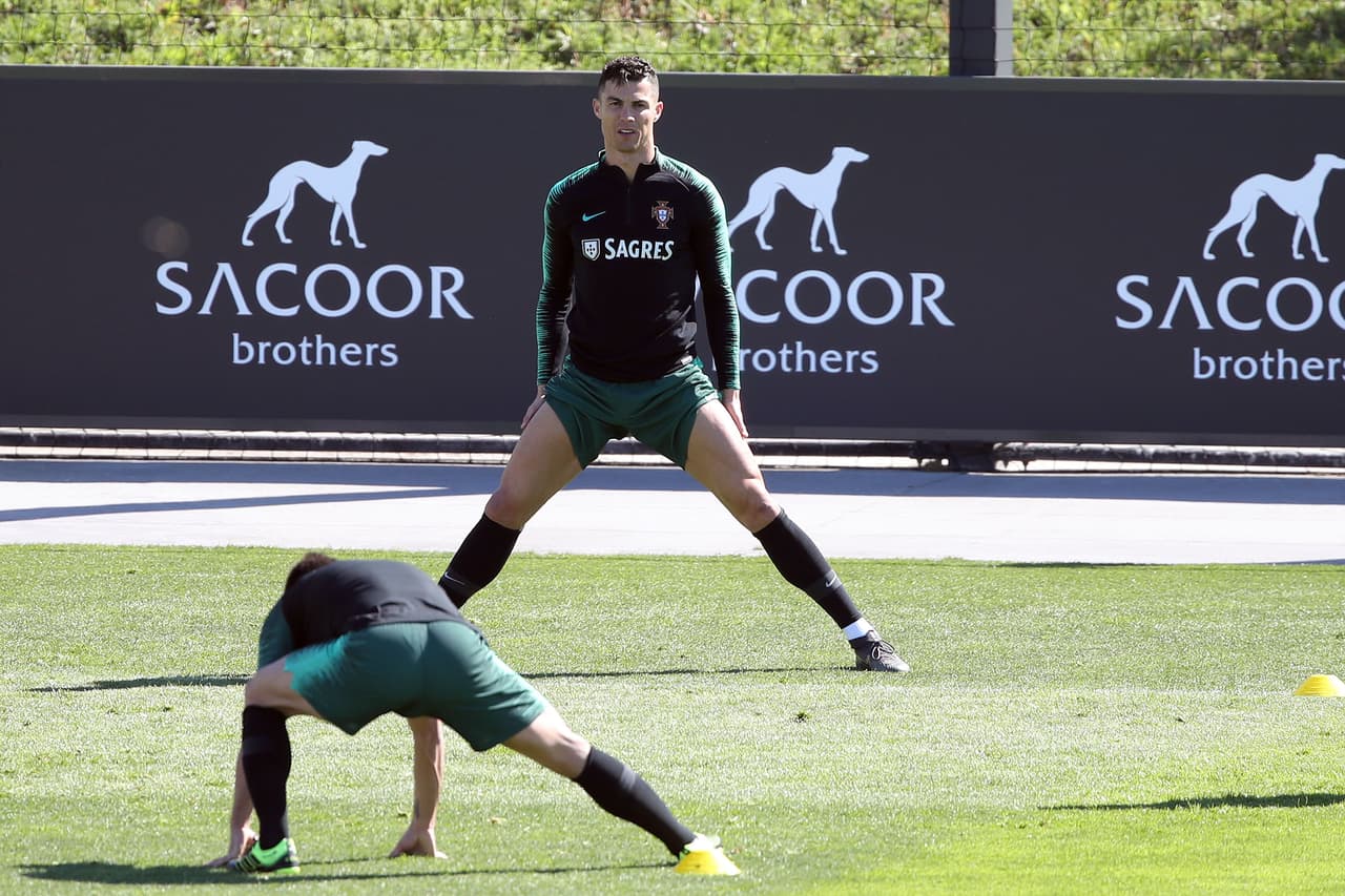 Cristiano Ronaldo vivió su reencuentro con Portugal tras Rusia 2018, en un entrenamiento ahora con miras a la Eurocopa, previo al primer duelo de eliminatorias contra Ucrania por el grupo B.
