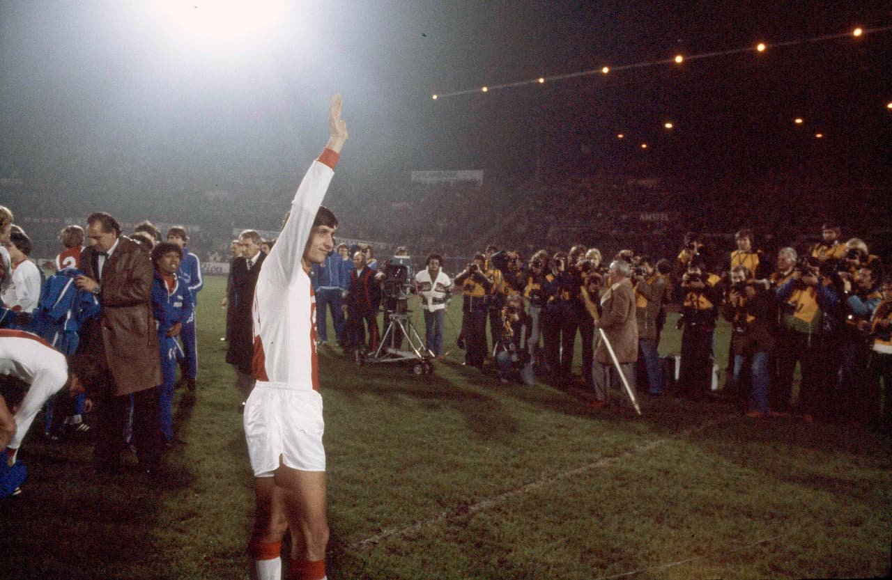 Mediocampista: Johan Cruyff (Holanda)