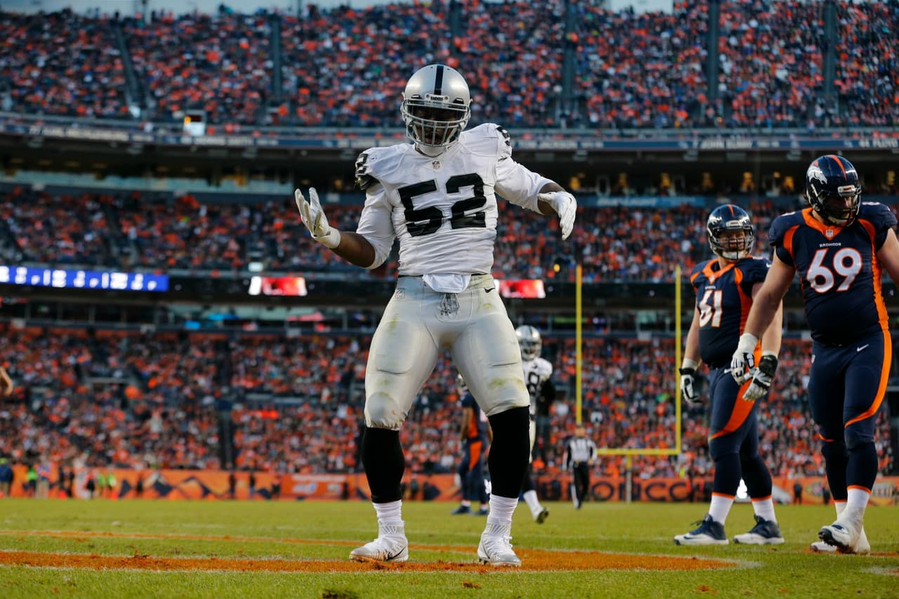 Con sólo dos temporadas, Mack está listo para empujar a Miller. Hizo historia el año pasado como el primer jugador seleccionado en dos diferentes posiciones (ala defensiva y linebacker exterior) en el equipo Pro Football Writers Association's All-NFL team.