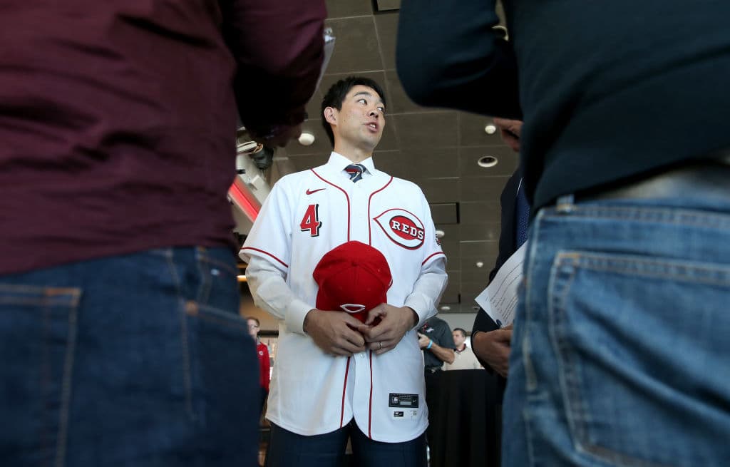 El jardinero es el primer japonés en jugar con los Cincinnati Reds. Firmó por tres años y 21 millones de dólares.
