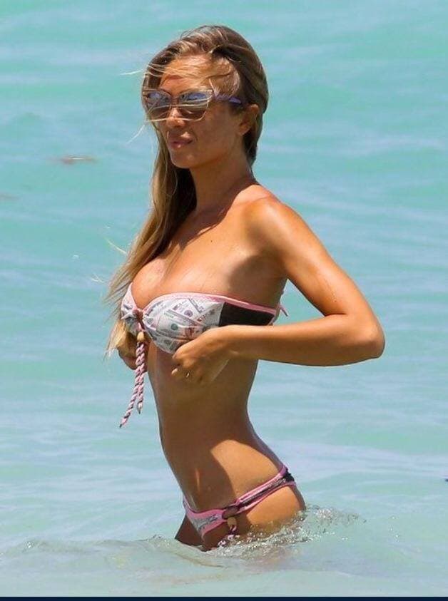 La bella italian es ferviente seguidora del fútbol y su equipo favorito es la Roma, y claro, de la selección de su país.