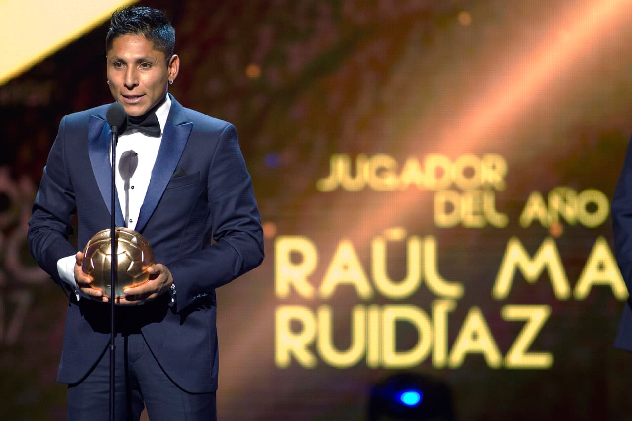 Es imposible comenzar a armar un equipo y no tener en cuenta al peruano Raúl Ruidíaz. El delantero de Morelia fue el mejor jugador y delantero del año.