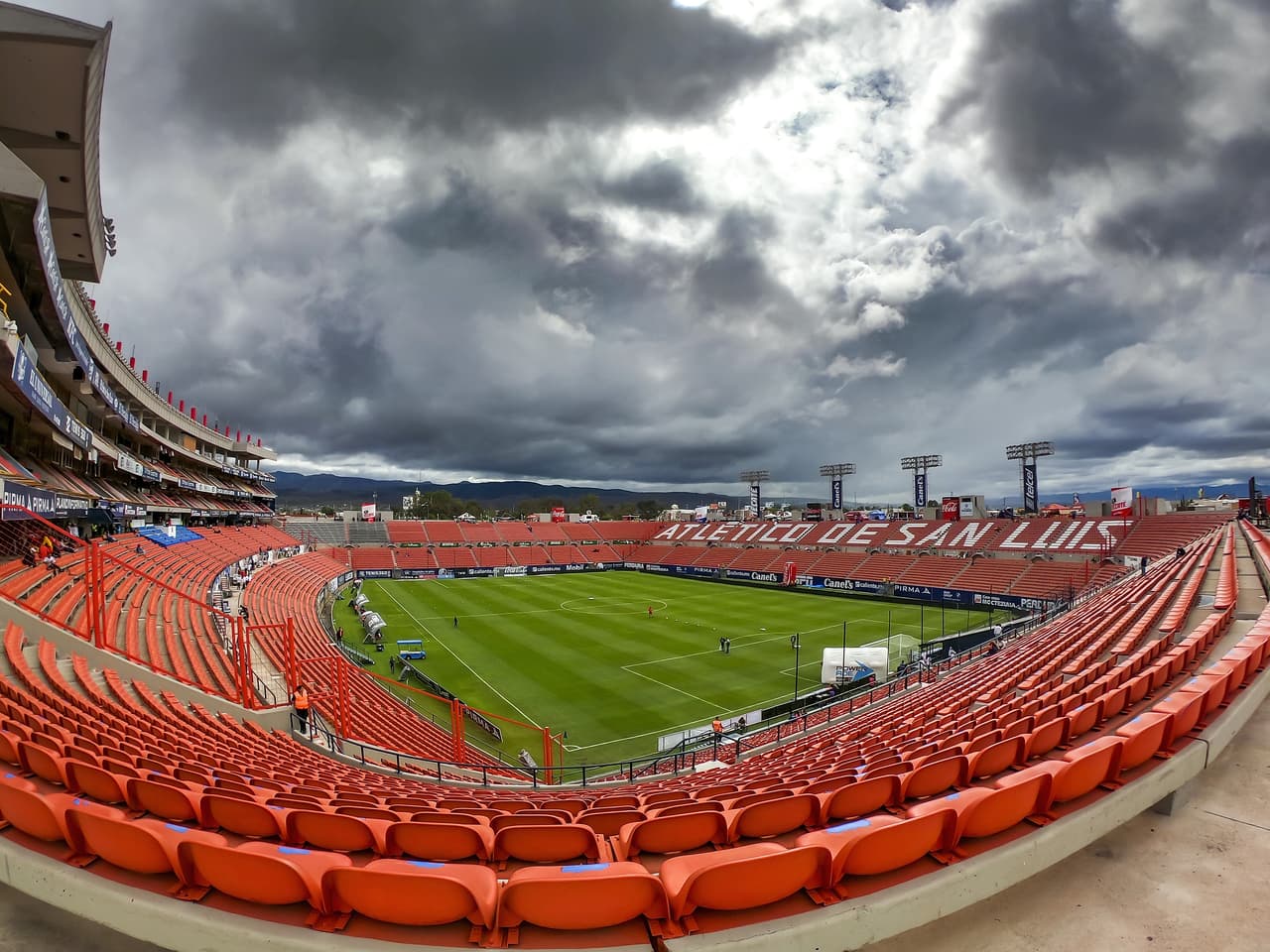 El conjunto visitante mostró poderío ofensivo desde el comienzo del encuentro.