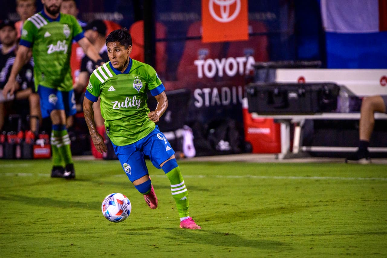 Raúl Ruidíaz anotó el tanto del triunfo de Seattle Sounders sobre FC Dallas. El peruano es el máximo artillero de la temporada regular con 14 tantos.
<br>