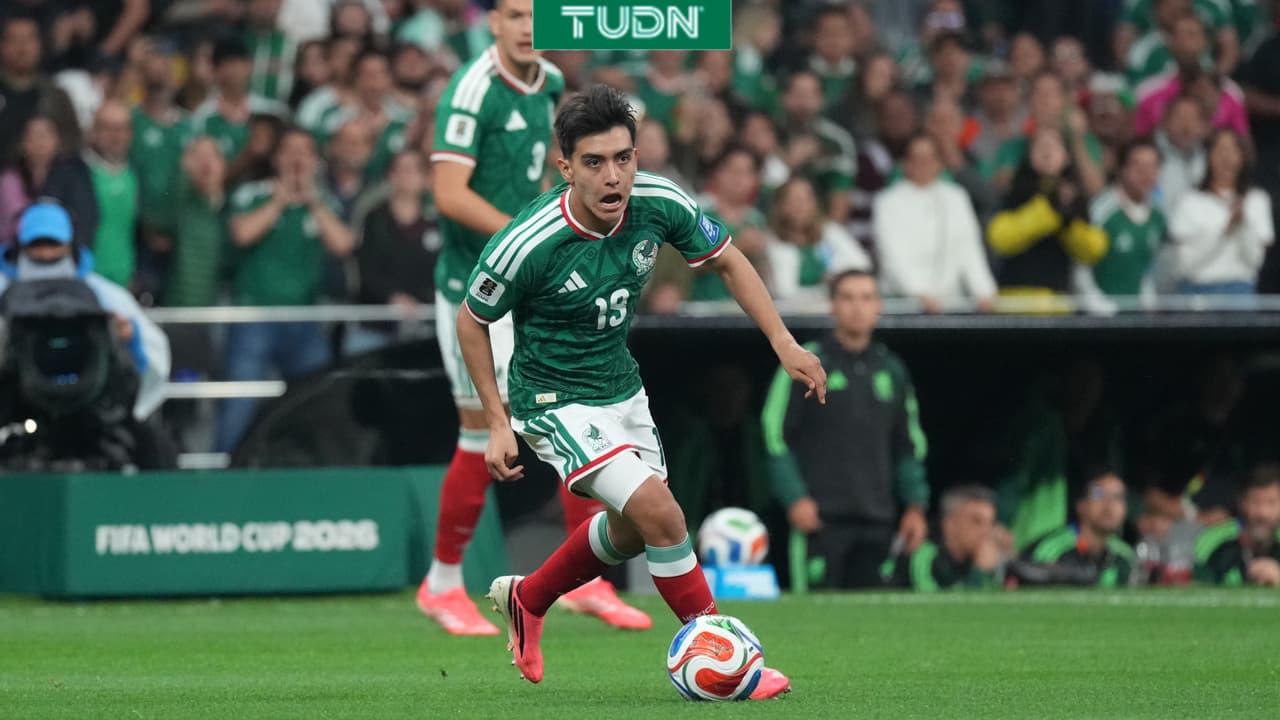 ¡Alarmas en 'El Tri'! Gil Mora sale del partido por molestias en rodilla