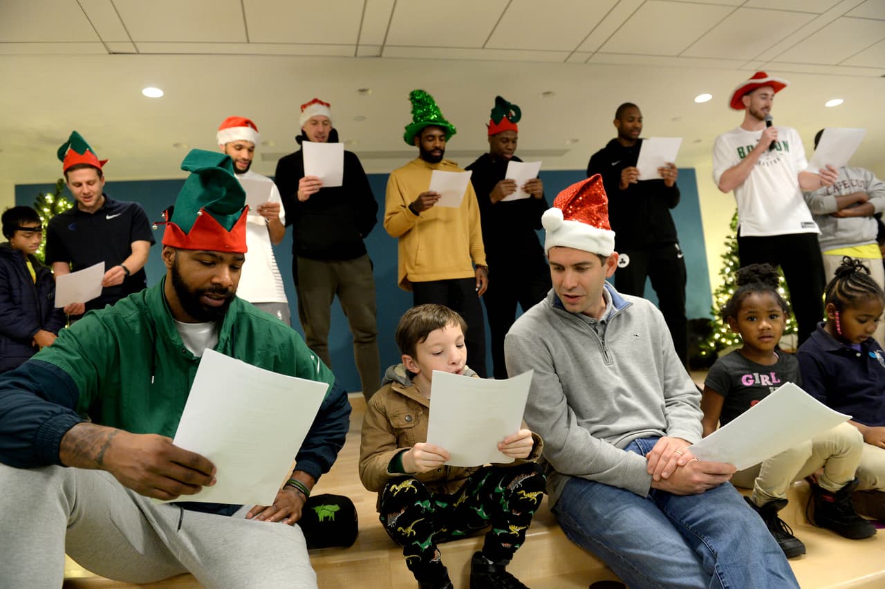 Con esta actividad los Boston Celtics dieron inicio a este tradicional mes, sobre todo en los Estados Unidos.