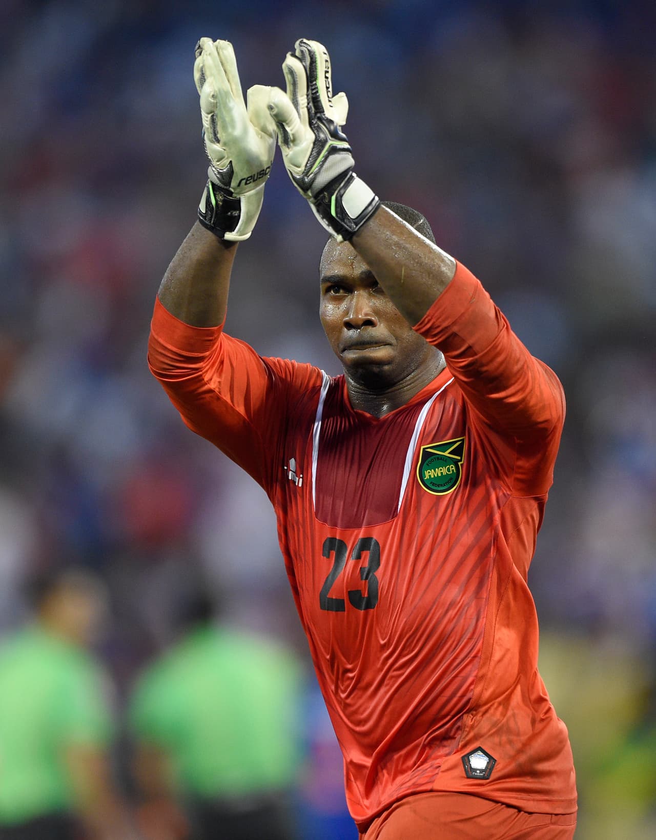 Ryan Thompson - El portero de Jamaica se mostró muy inconsistentes durante todo el partido, con grandes atajadas en ciertos momentos y errores graves como en el primer gol de EE.UU. Calificación: 6 (Foto: The Associated Press).