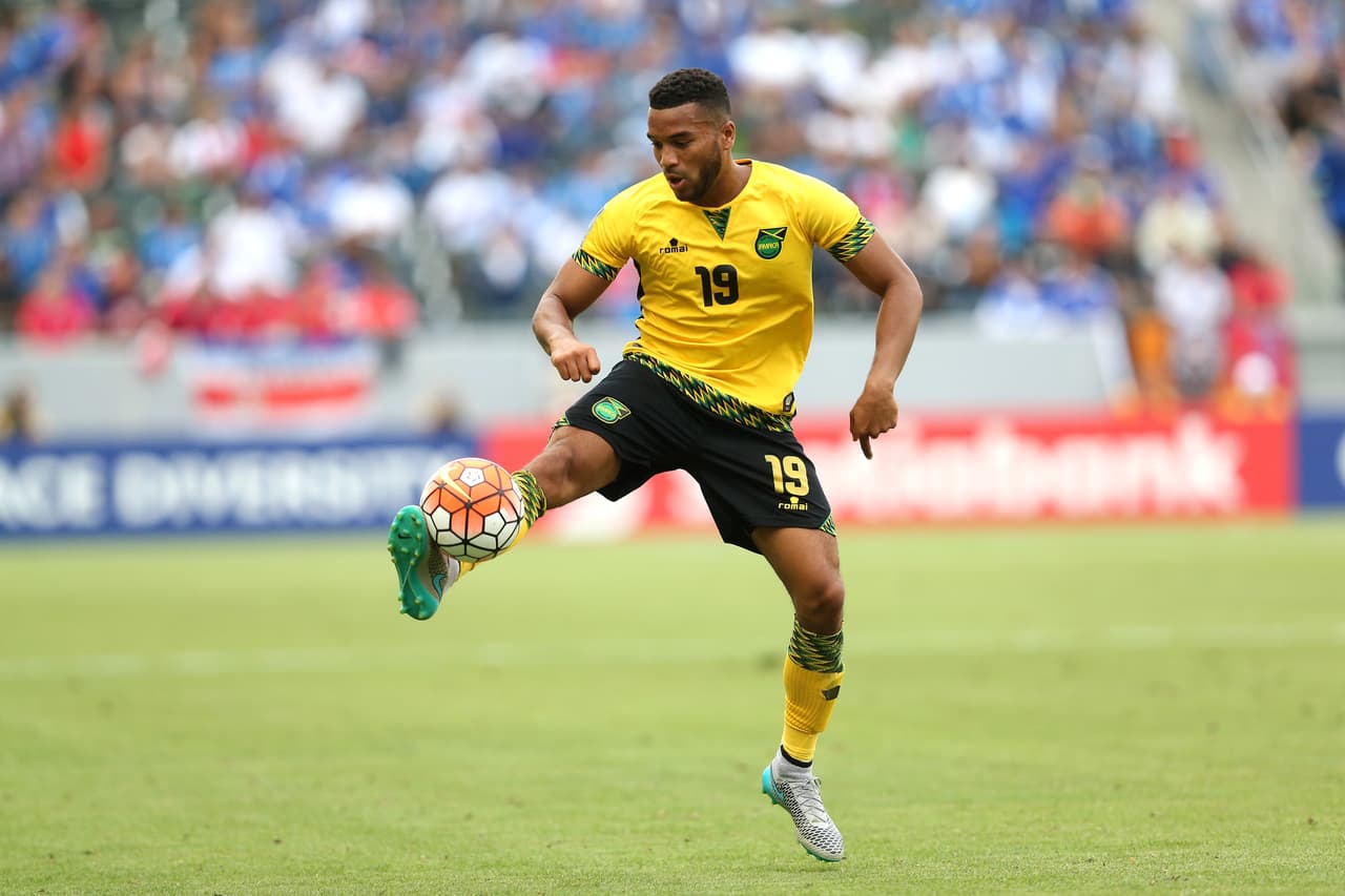 Adrian Mariappa - El lateral por derecha se encargó de nulificar a Aron Johannsson, no se agregó mucho el frente pero su labor principal la realizó de manera precisa. Calificación: 8 (Foto: Getty Images).