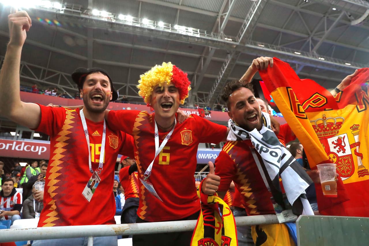 El duelo entre España y Marruecos mostró el lado más colorido y fraternal de los fanático en el último partido del grupo B para el Mundial de Rusia 2018.