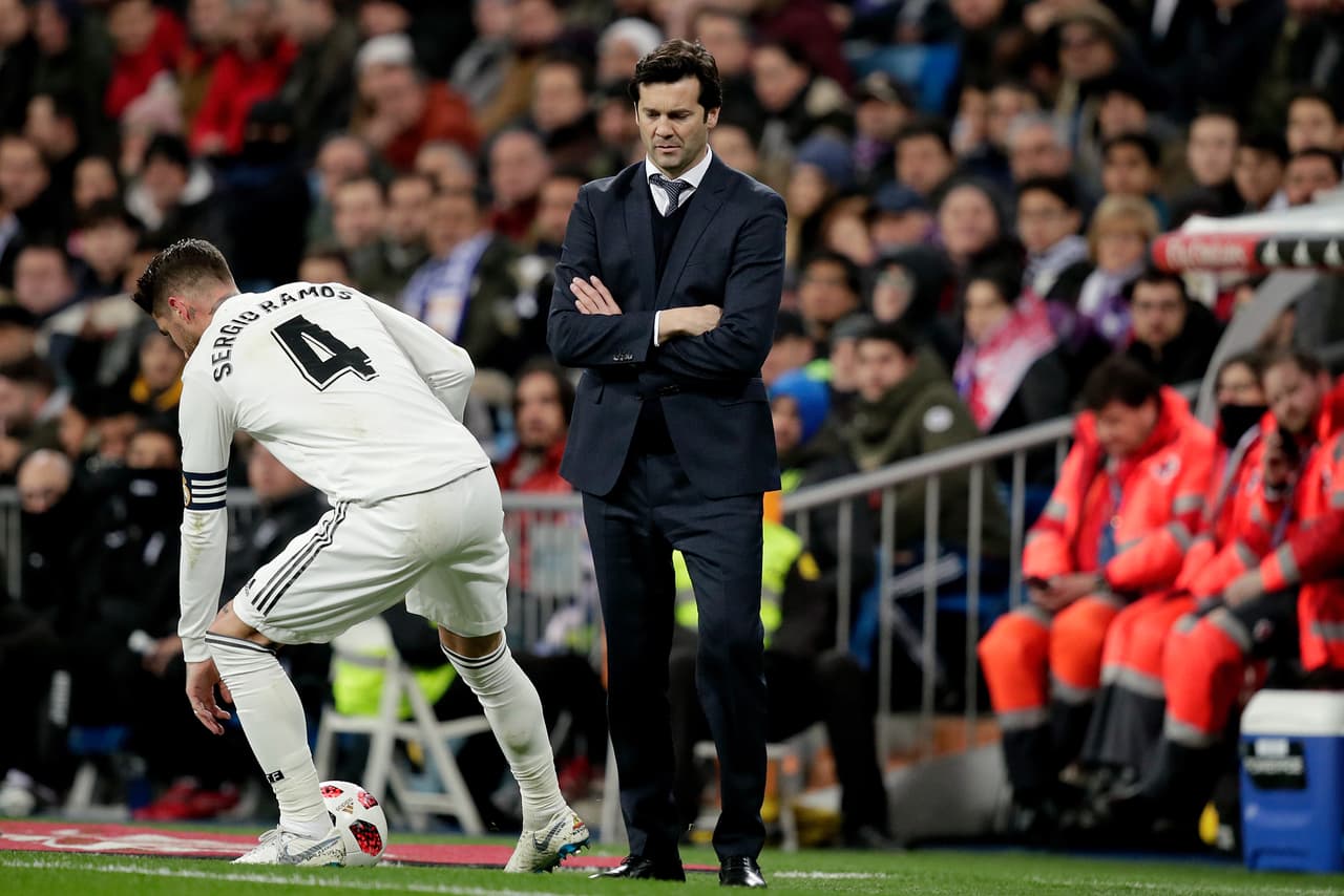 Por su parte, Sergio Ramos es el capitán y líder del equipo de Solari y por eso es quien se encarga de que haya un manejo al interior del grupo desde su temperamento y personalidad.