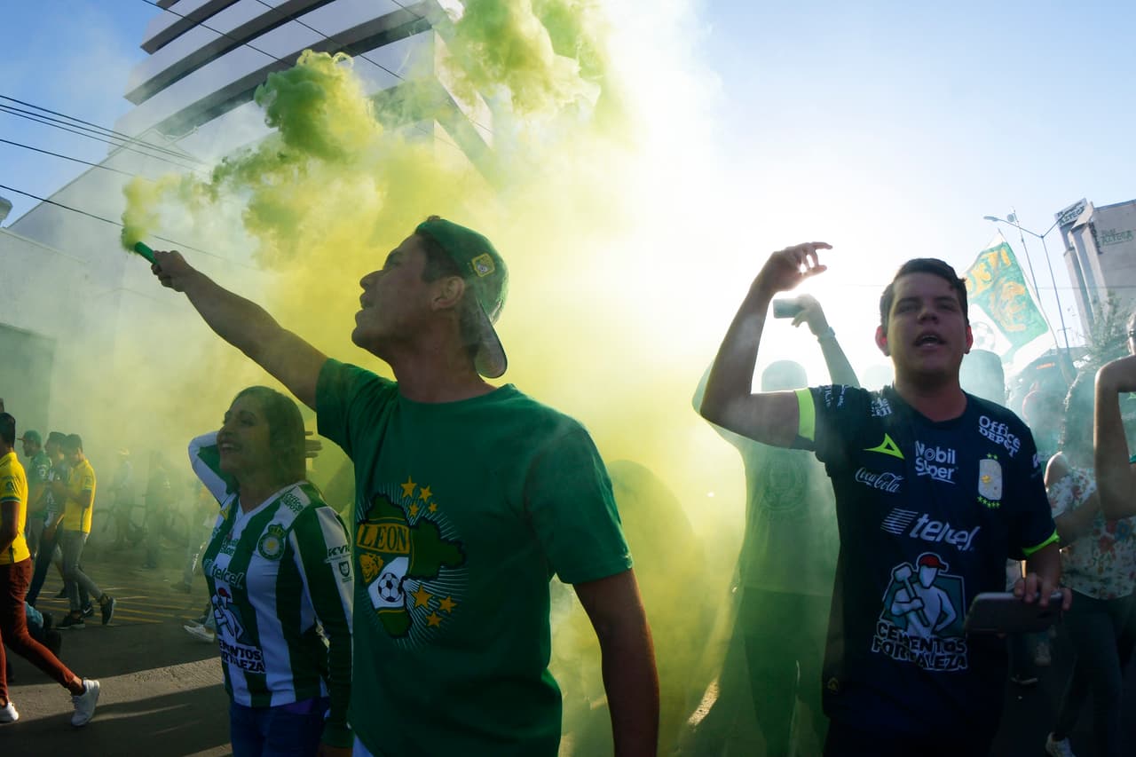 Las calles de León, Guanajuato, se llenaron de fanáticos antes del juego contra Xolos por los Cuartos de Final de la Liguilla en el Clausura 2019.