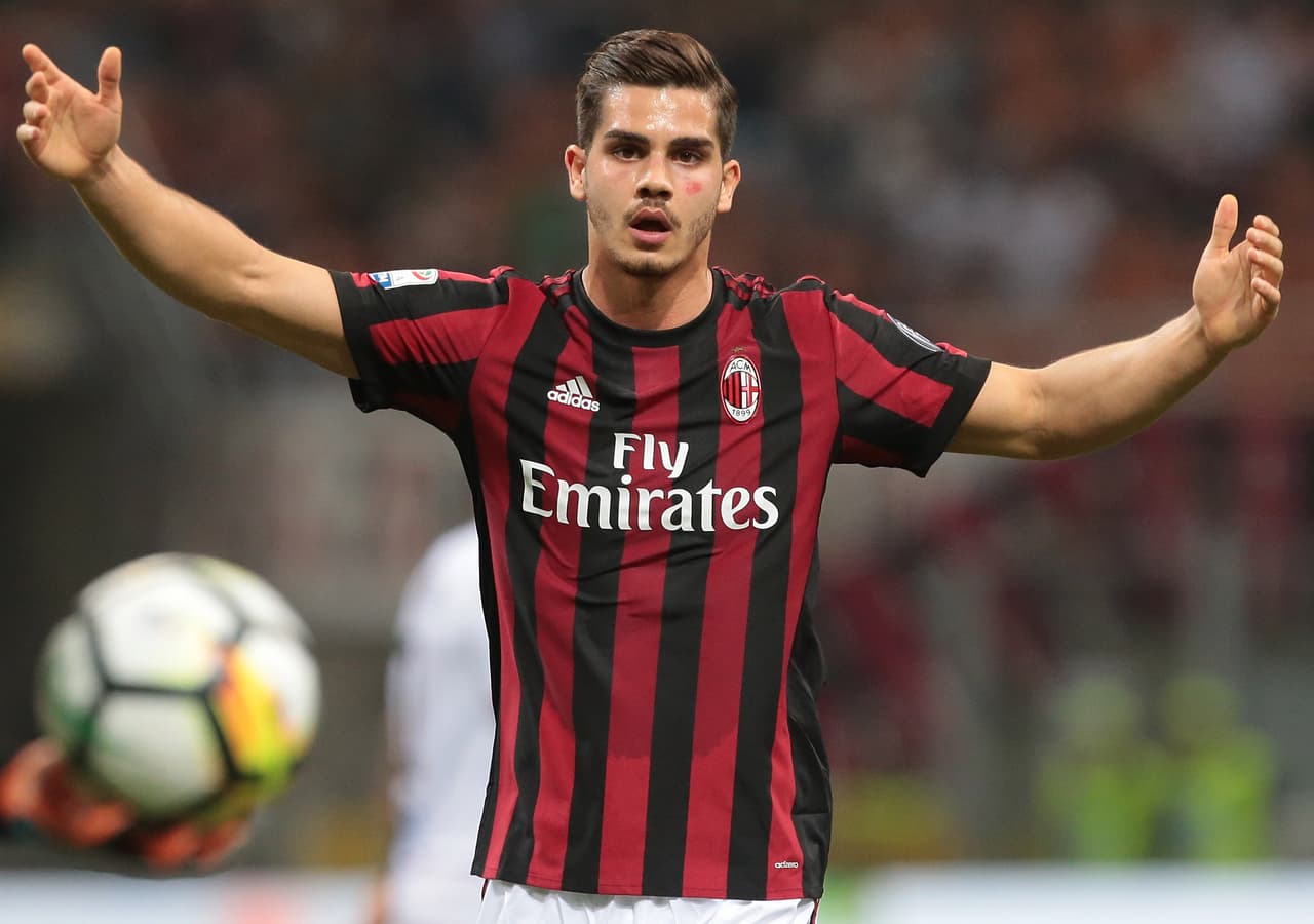 Con la llegada de Gonzalo Higuaín, el futuro de André Silva está lejos del A.C. Milan. Al parecer, el Galatasaray ya ha mostrado interés en él.