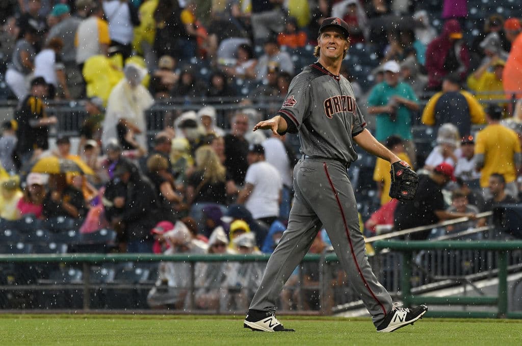 <b>Pitcher: Zack Greinke (Arizona Diamondbacks)</b>. Es la segunda vez que recibe este premio y toma sentido al haber ganado su quinto Guante de Oro al hilo. Es uno de los mejores pitchers a la defensiva.