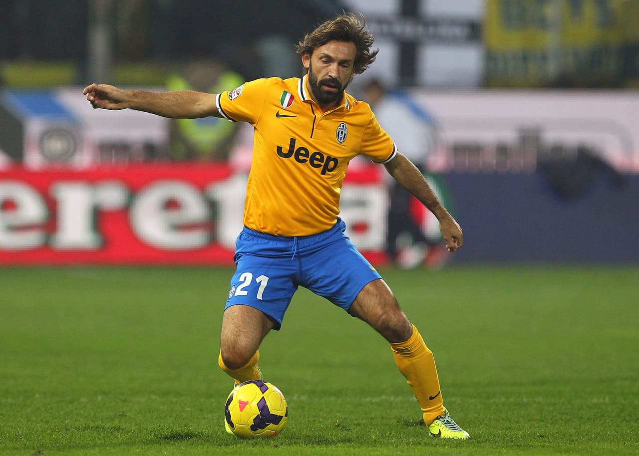 Andrea Pirlo fue un jugador cuya capacidad de disparo y técnica fue elogiada por propios y extraños. Múltile campeón con Milán y Juventus, se coronó con Italia en el Mundial de 2006.
