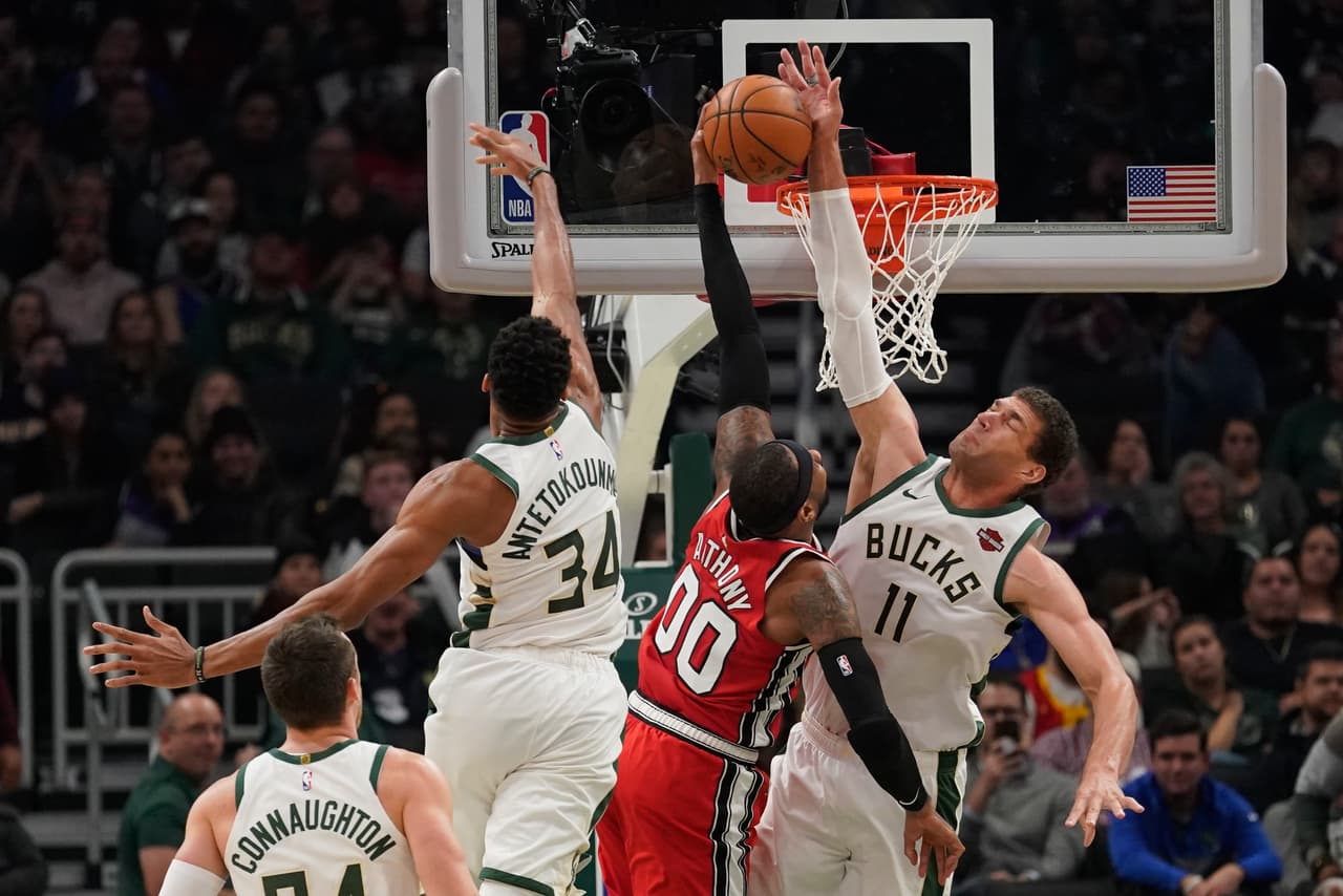 Portland Trail Blazers 129-137 Milwaukee Bucks. Los Bucks se quedan con la victoria pese a los 37 puntos de CJ McCollum.