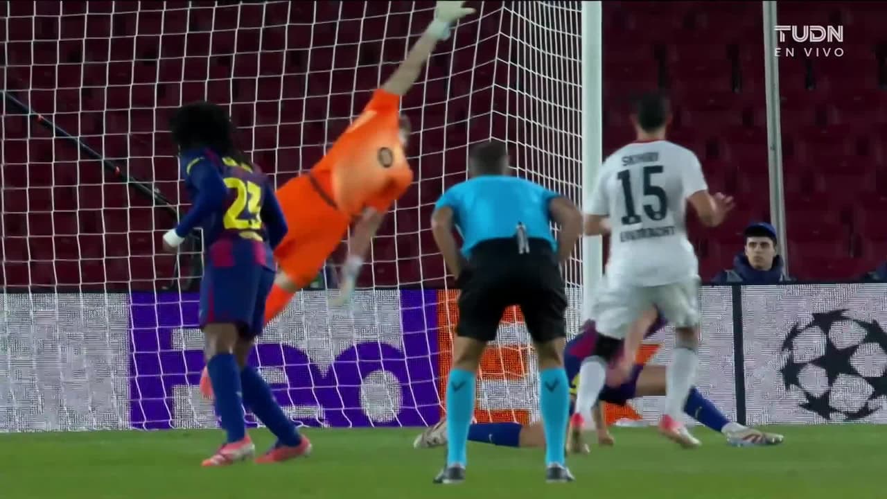 Skhiri la intenta y por poco marca el segundo del Einthacht