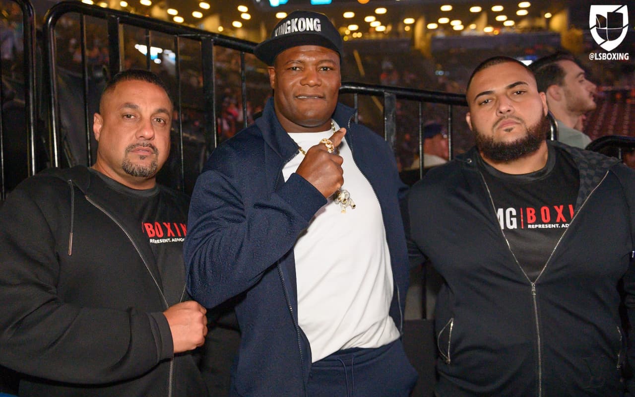 Luis 'King Kong' Ortiz estuvo presente en el Barclays Center, pues se rumora que podría pelear una vez más con Wilder.