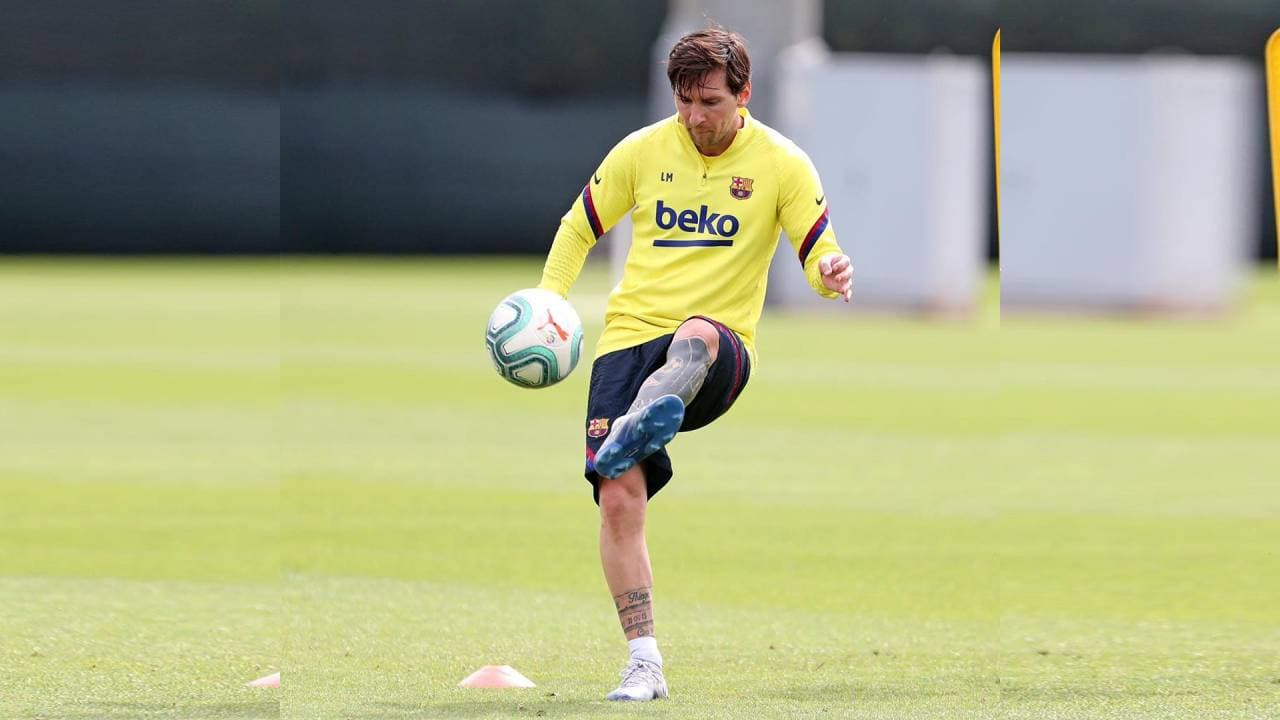 Regresó al entrenamiento ya sin la barba nuevamente.