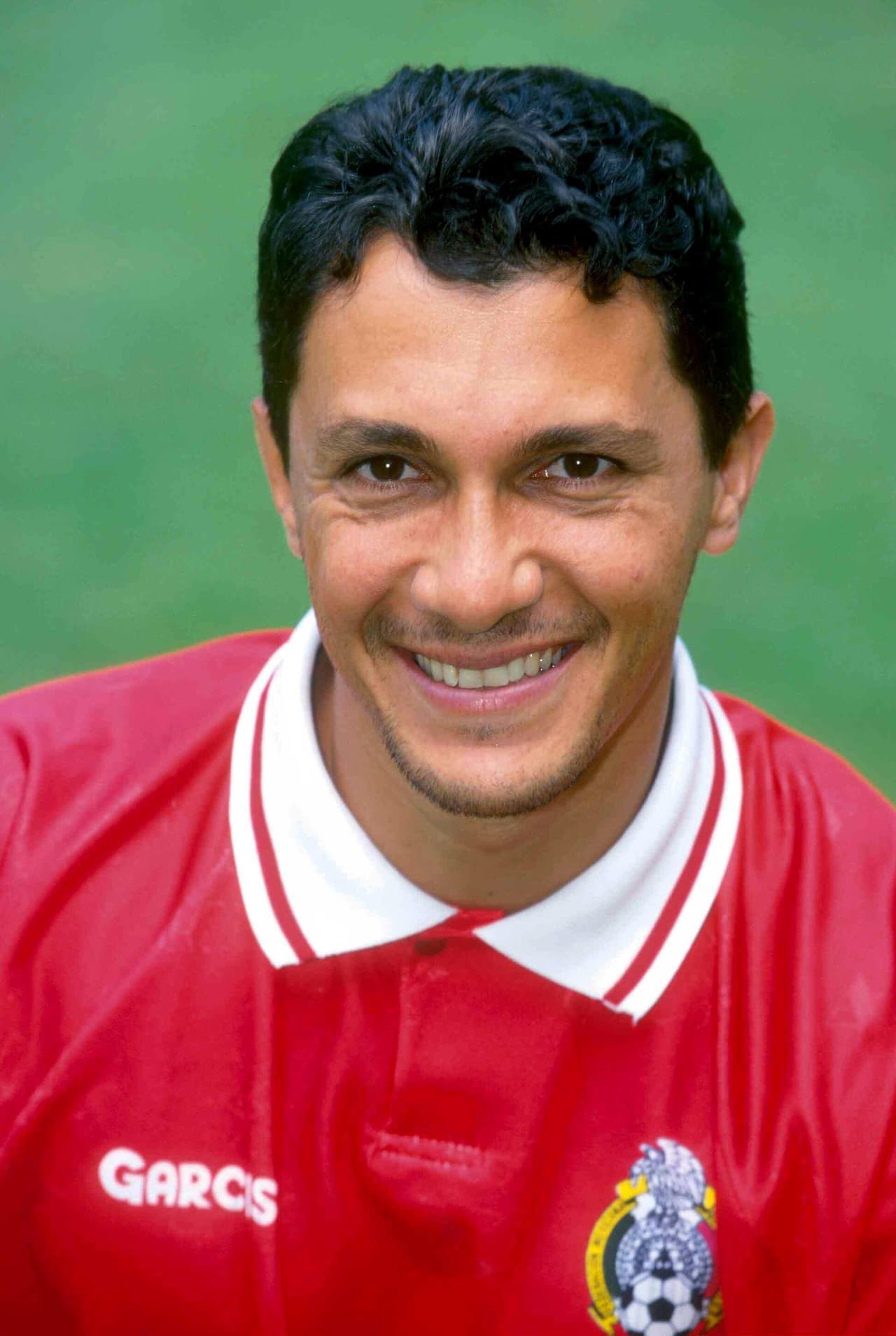 José Adolfo Rios García nació en Uruapan, Michacán ek 11 de diciembre de 1966.