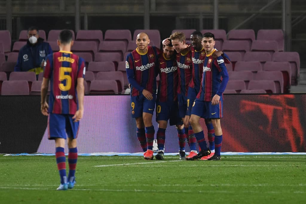 Lionel Messi (48’, 68’) abrió el marcador y creció la diferencia; Jordi Alba (73’) marcó el tercero para sellar el importante resultado. Barcelona llegó a 50 unidades y se mantiene en la competencia por la conquista de La Liga; Elche es penúltimo con 21. El siguiente compromiso de los culés será ante el Sevilla en Liga y Copa.