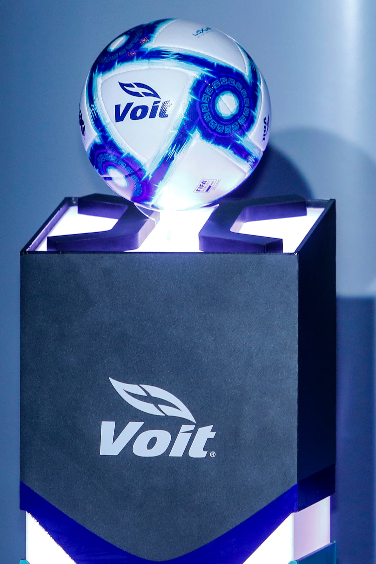 El Apertura 2019 le dio luz a su principal protagonista: así fue la presentación del balón de f´útbol Voit Loxus para el torneo de la Liga MX, evento celebrado en la Torre BBVA.